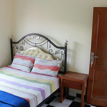 La Javanaise Home Stay Malioboro Yogyakarta Exterior photo