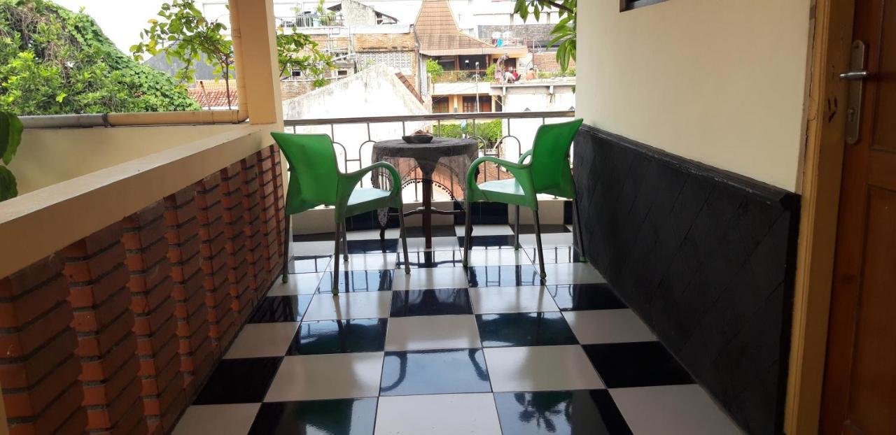 La Javanaise Home Stay Malioboro Yogyakarta Exterior photo